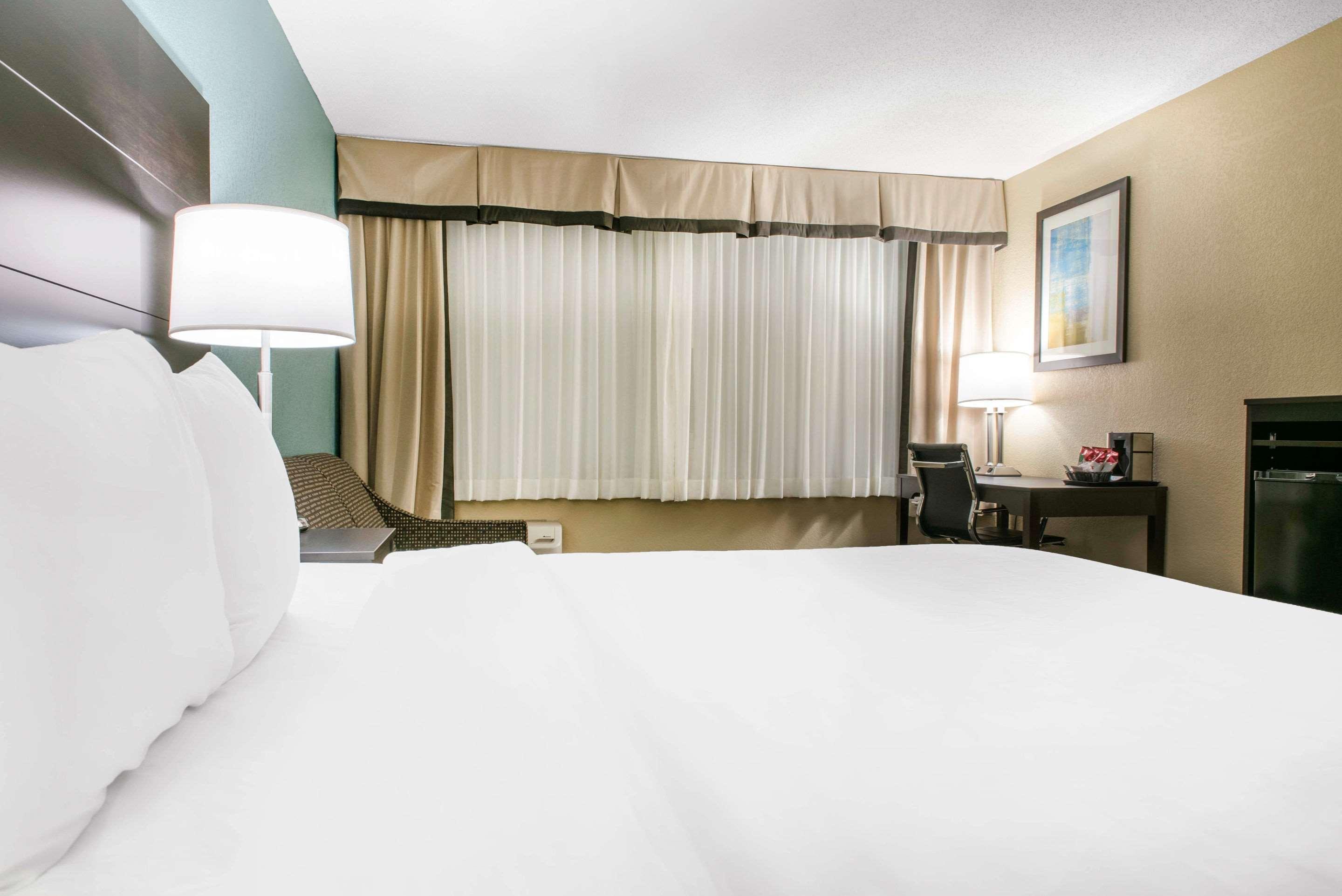 Quality Inn Dayton Airport Englewood Buitenkant foto