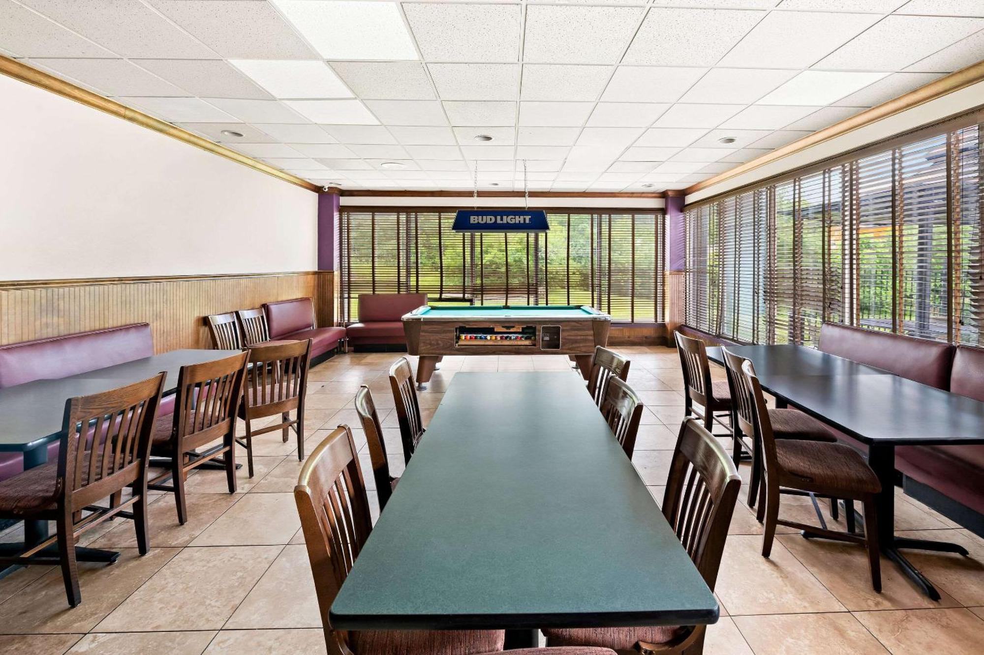 Quality Inn Dayton Airport Englewood Buitenkant foto