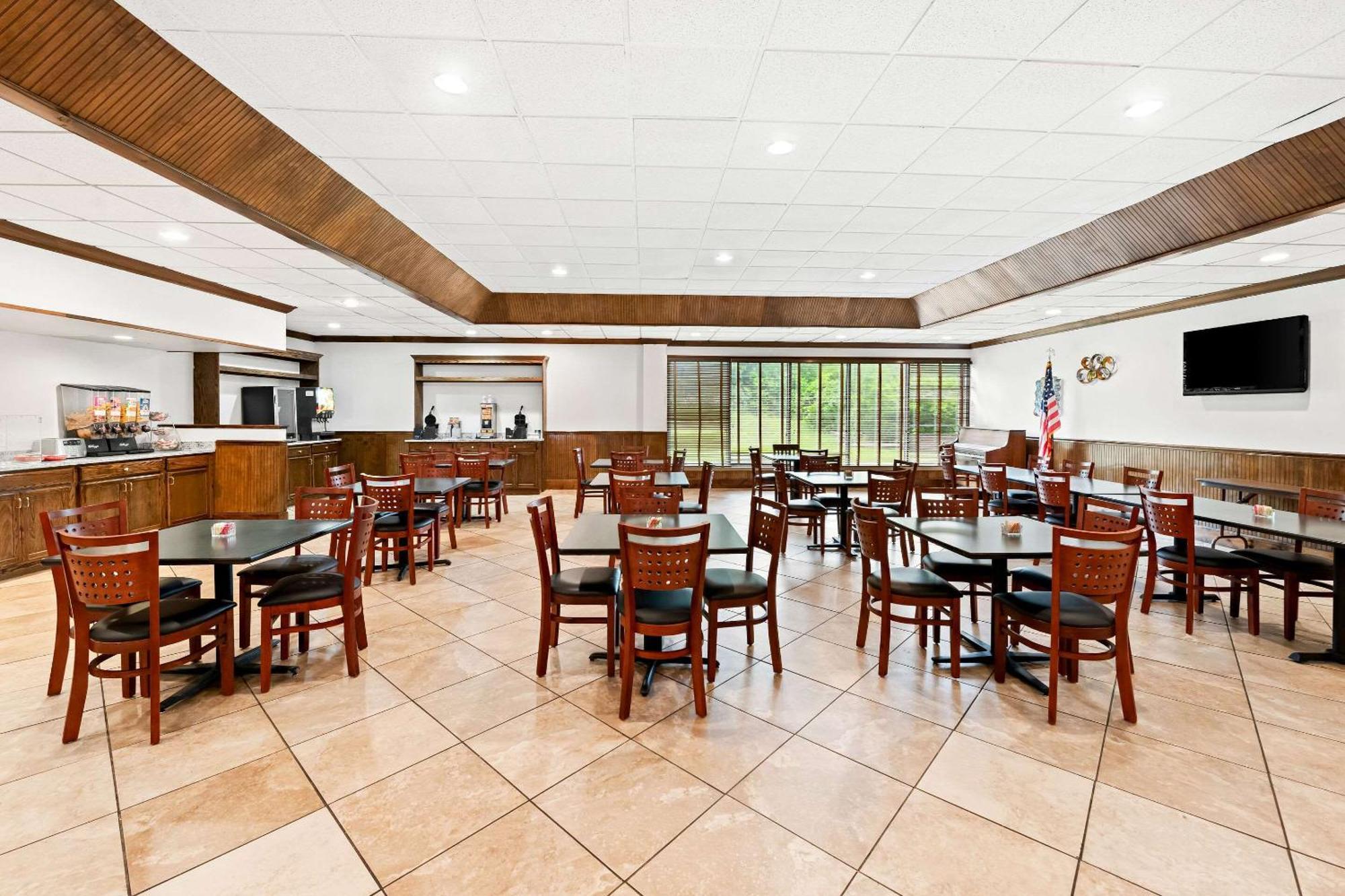 Quality Inn Dayton Airport Englewood Buitenkant foto