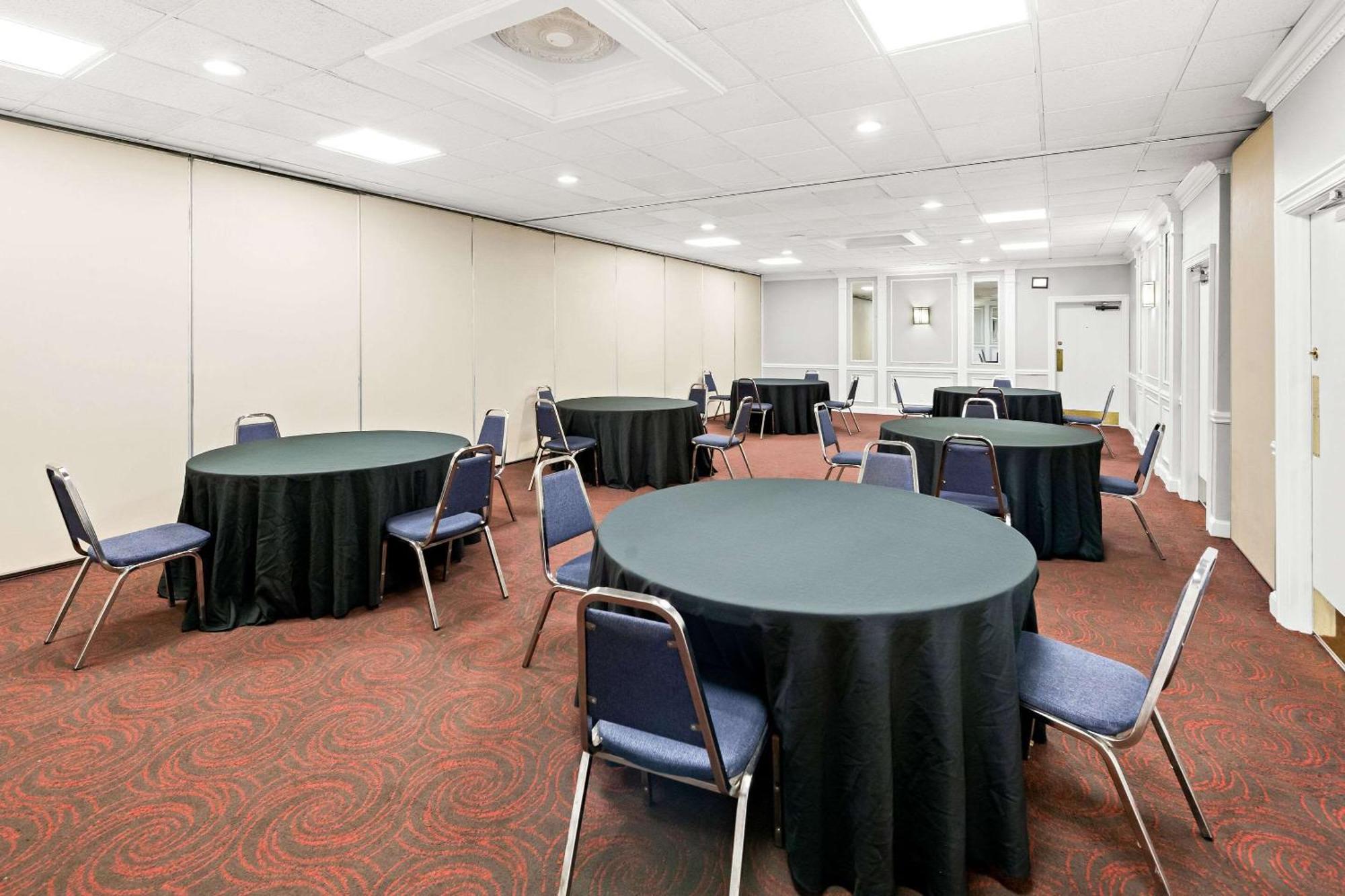 Quality Inn Dayton Airport Englewood Buitenkant foto