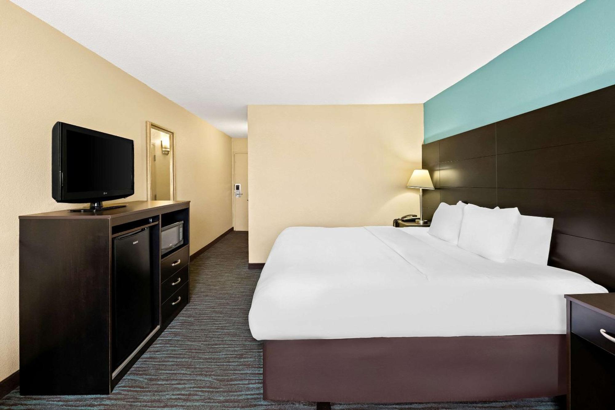 Quality Inn Dayton Airport Englewood Buitenkant foto